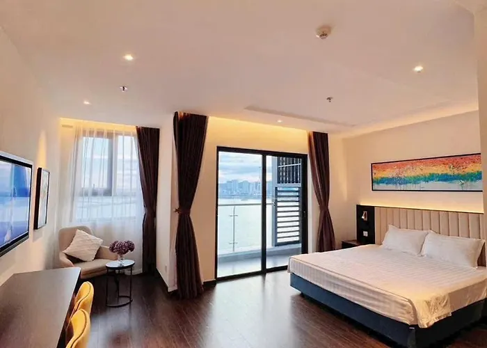 Om Sapphire View