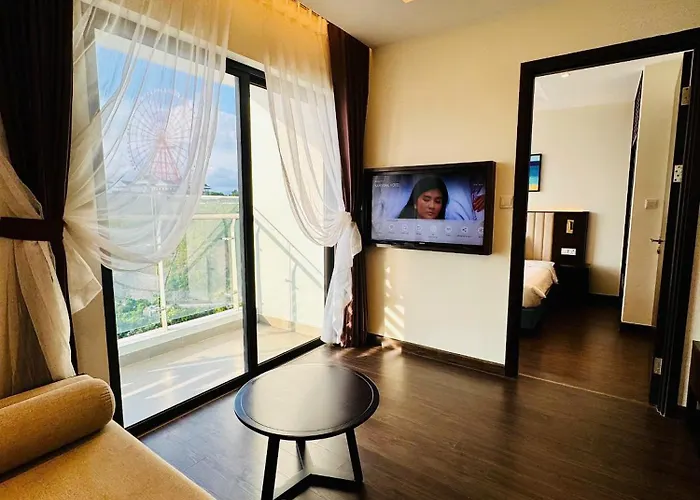 Om Sapphire View Aparthotel 3*