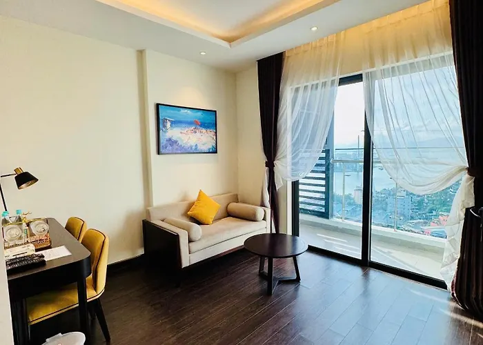 Om Sapphire View