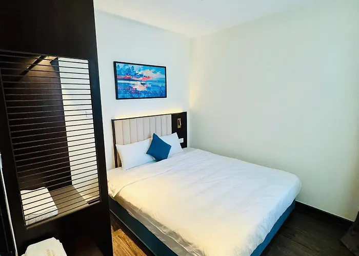 Khách sạn hẻo lánh Om Sapphire View Hạ Long